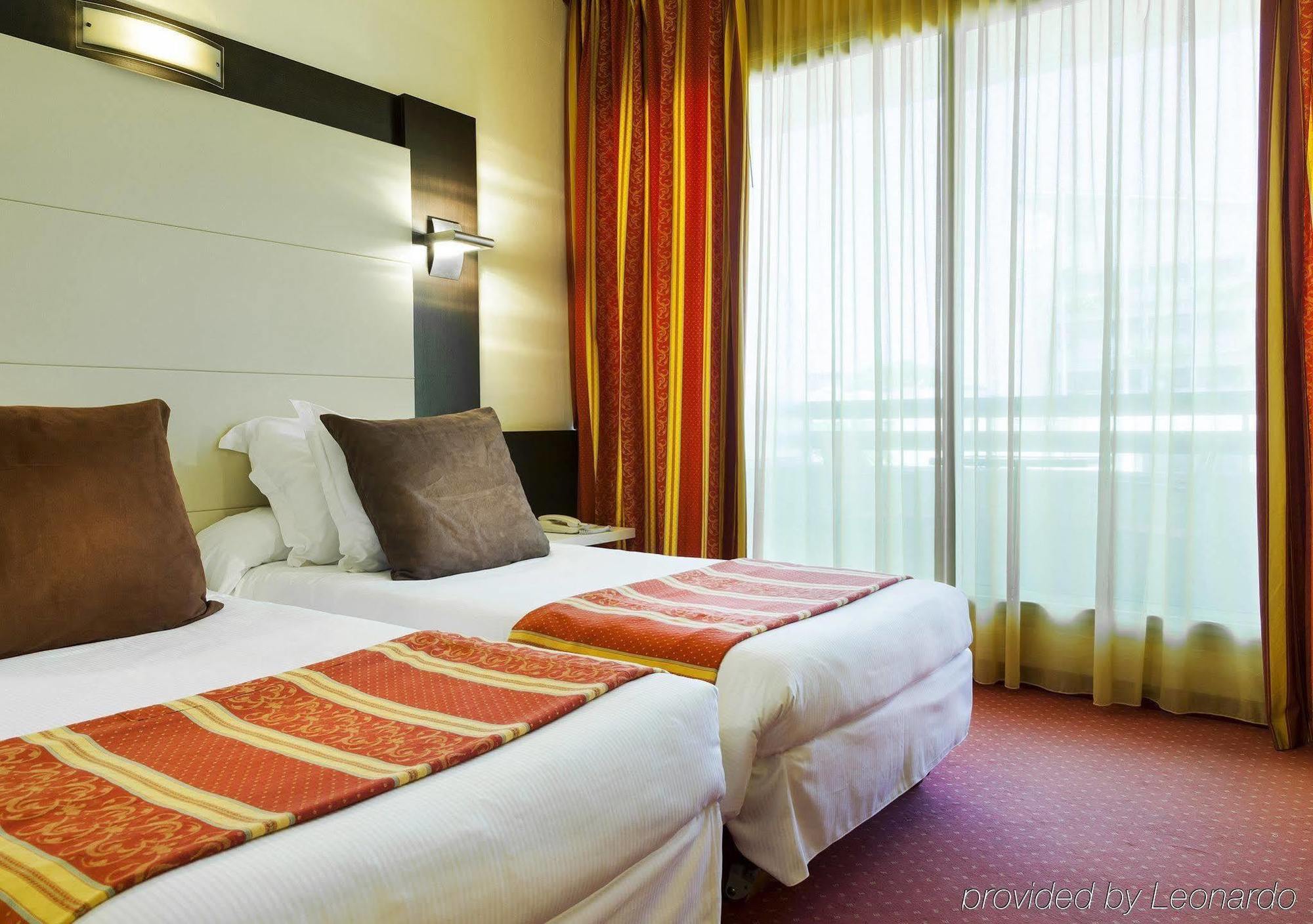 The Originals City, Hôtel Galaxie, Nice Aéroport Saint-Laurent-du-Var Extérieur photo